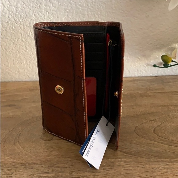 π Dooney & Bourke Wallet - Picture 16 of 16